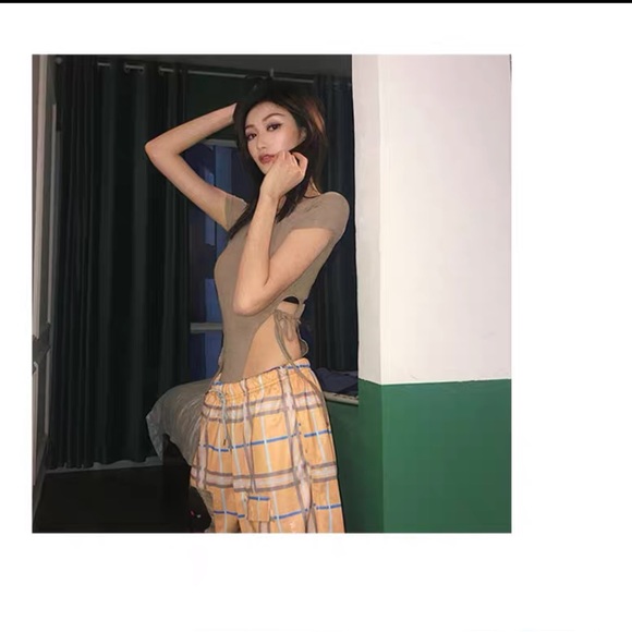 Brand new bodysuit with high side cut lace detail - Picture 6 of 7